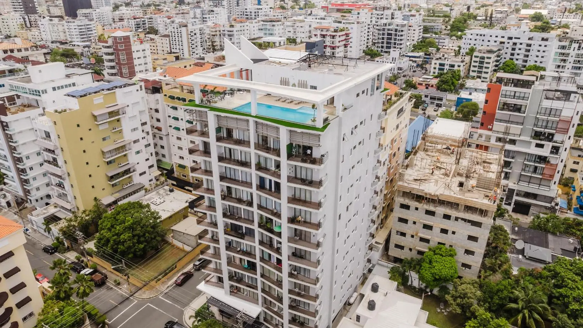 Chic Centric 1Br Apt, King Bed Los Prados Apartment