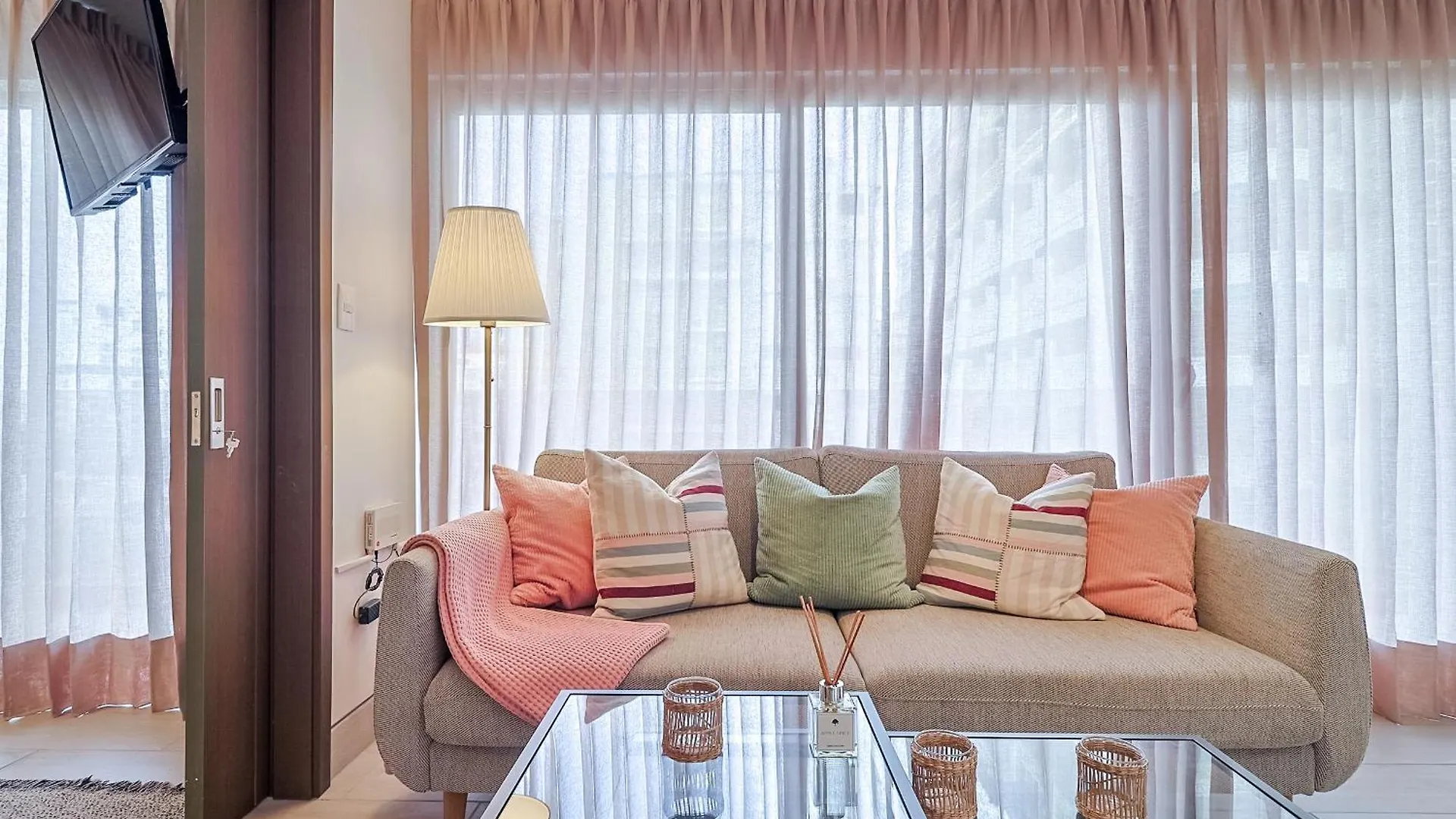 Chic Centric 1Br Apt, King Bed Los Prados 0*,  Dominican Republic